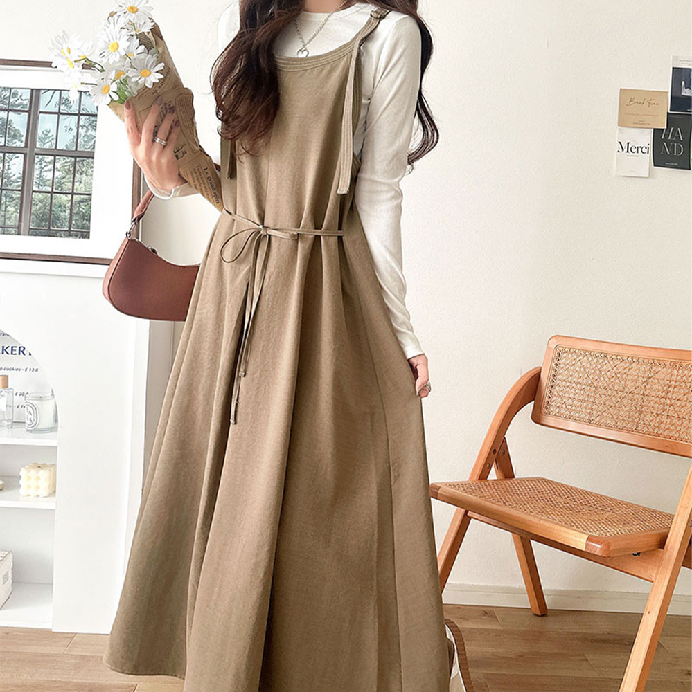 日本 Classical Elf - 涼感速乾 抗皺美型線條吊帶洋裝-淺摩卡