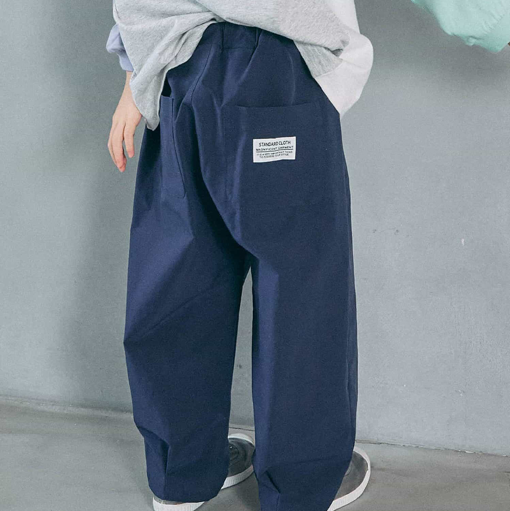 日本 BREEZE - 帥氣摺線俐落錐形長褲-海軍藍