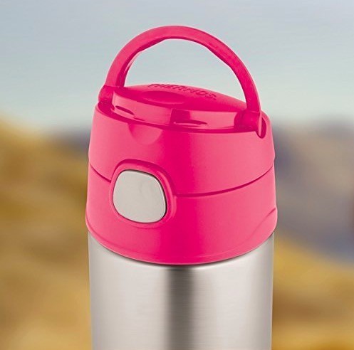 蓋子特殊抗菌材質，上方還有可收納的提把唷