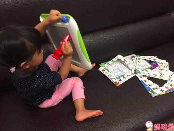 神奇畫板威力驚人!貓媽入手之後,小貓幾乎每天都在畫