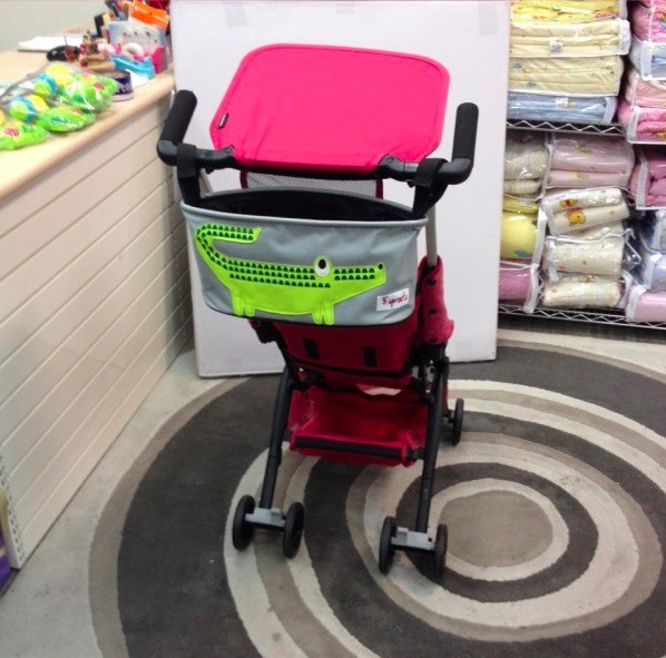 而且這次購買還送透明推車雨罩以及3 Sprouts推車置物袋唷