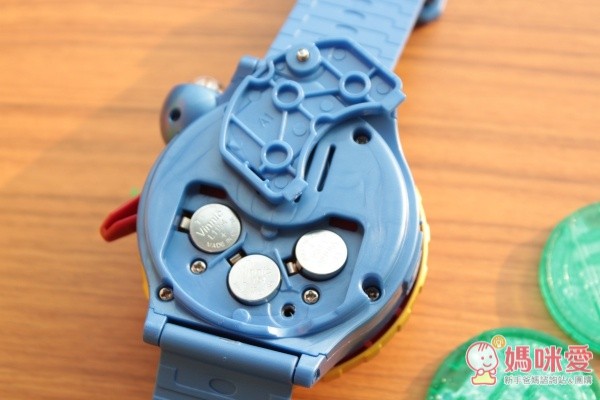 內附三顆離電池，寶寶不用再另外準備喔～