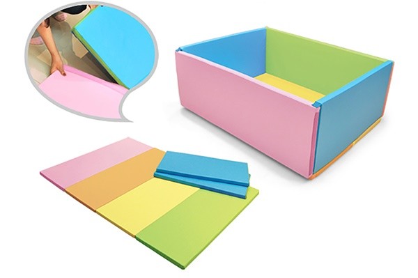  aguard多功能遊戲池是由 1 片四摺墊+ 2 片單獨地墊組成的，可以視使用需求任意組合唷！