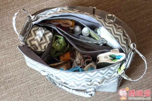 大容量空間，就算通通放進去還綽綽有餘耶～