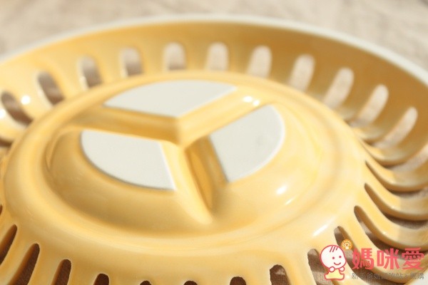 陶瓷燒製的顏色不會死板，還有一點手繪感，好漂亮喔～