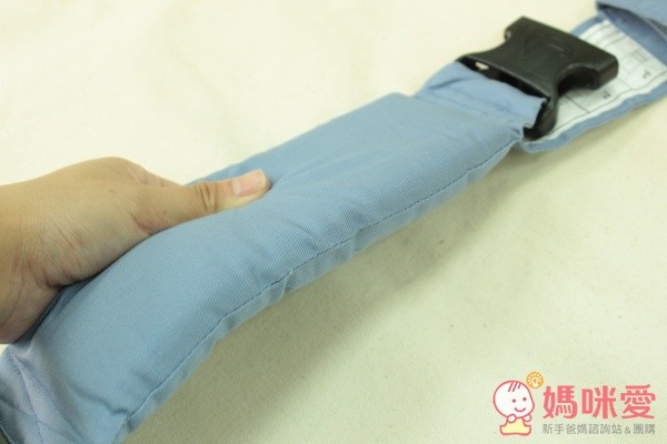 背帶還有加厚的減壓設計，給肩膀更柔軟的支撐。