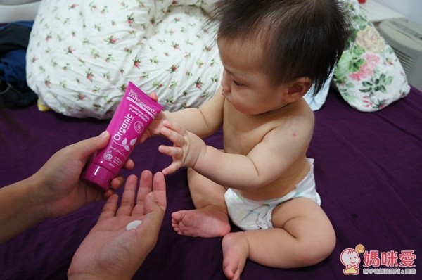 Little innoscents 保濕潤膚乳液 