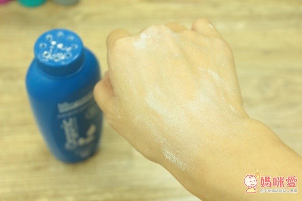 細緻滑柔可避免粗糙，用在身體皺褶處也適合唷！