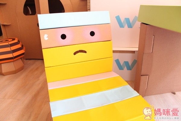 Korean Corner紙製奇趣麥莉桌椅