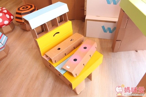 Korean Corner紙製奇趣麥莉桌椅