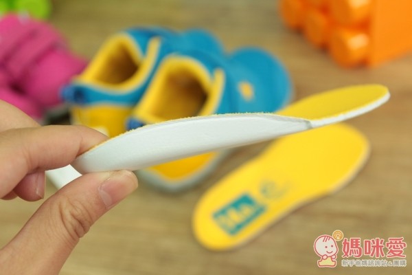 布布童鞋》2015 秋冬新色來報到!學步鞋 / 運動機能鞋 / 休閒鞋