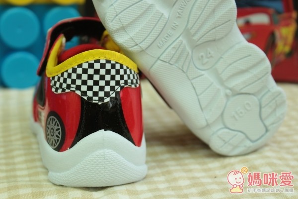 布布童鞋》2015 秋冬新色來報到!學步鞋 / 運動機能鞋 / 休閒鞋