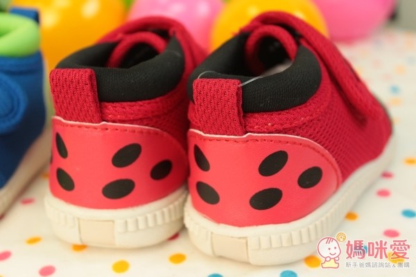 布布童鞋》2015 秋冬新色來報到！學步鞋 / 運動機能鞋 / 休閒鞋
