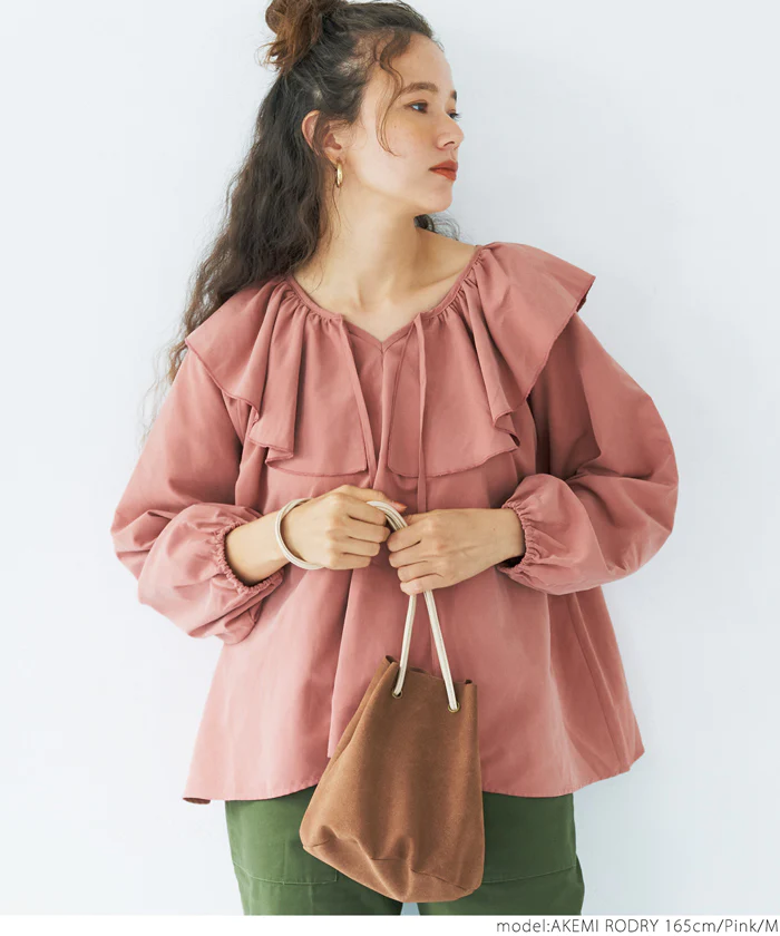 日本 COCA - 甜美荷葉綁帶泡泡袖上衣-煙燻粉