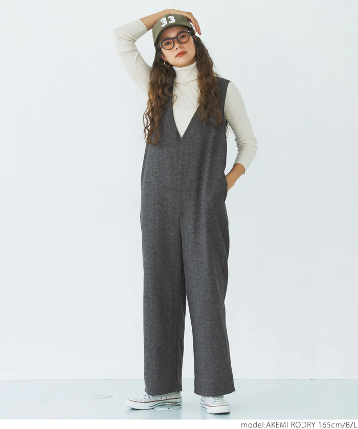 日本 COCA - 工裝率性V領連身吊帶褲-人字紋-淺灰