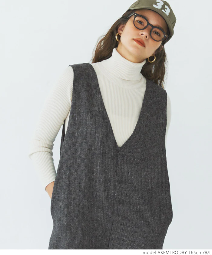 日本 COCA - 工裝率性V領連身吊帶褲-人字紋-淺灰