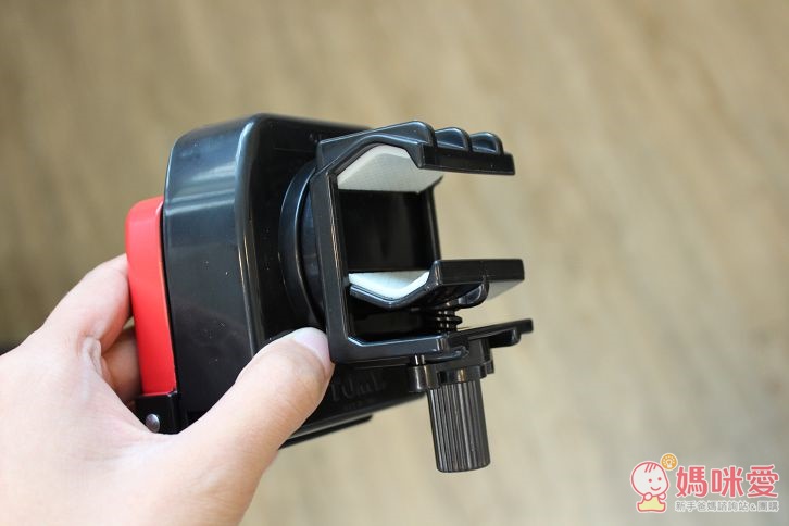 日本迪士尼 TOMY 手推車萬用置杯架