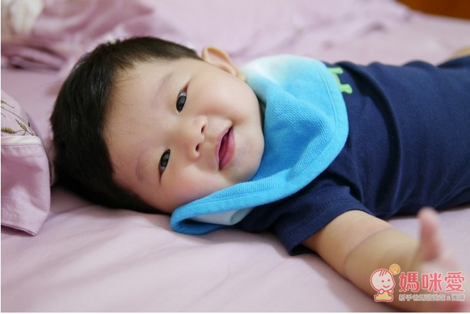 【日本 MARLMARL】 刺繡姓名 ❤寶寶的專屬禮物❤360度造型圍兜 / 圍兜禮盒組