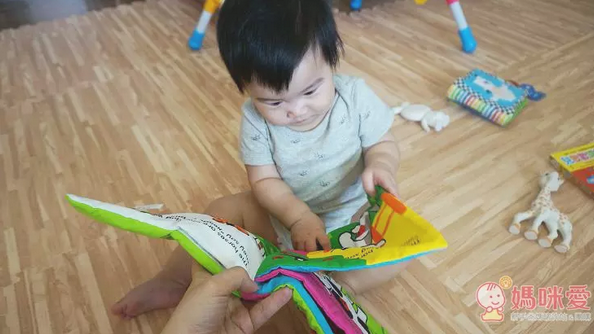 【​美國 K's Kids】幼兒布書/火車造型床圍組 ♫ 啟發小月齡寶寶多重感官(新品加入！)