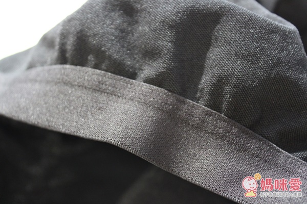 褲頭的鬆緊帶強度很夠,不會因為常常穿脫而失去彈性。