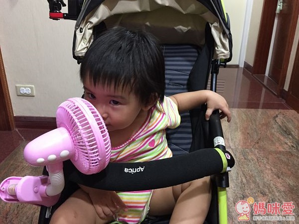 【預購】日本外出好物 ♥ 推車夾式電扇 / 迪士尼可乘用行李箱 