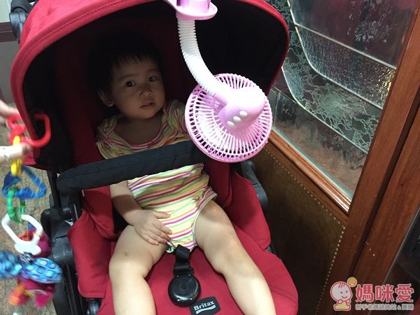 【預購】日本外出好物 ♥ 推車夾式電扇 / 迪士尼可乘用行李箱 