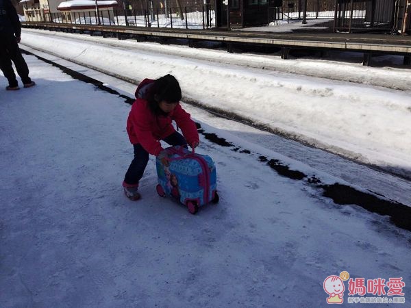 【預購】日本外出好物 ♥ 推車夾式電扇 / 迪士尼可乘用行李箱 