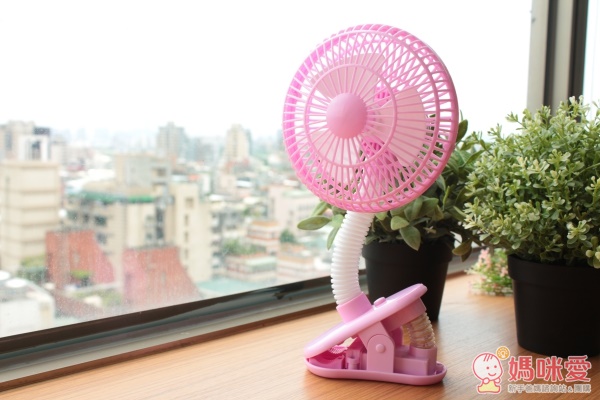 【預購】日本外出好物 ♥ 推車夾式電扇 / 迪士尼可乘用行李箱 