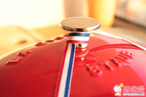 免運【法國Staub】鑄鐵愛心鍋​ ❤ 燜煮、燉烤料理好幫手 