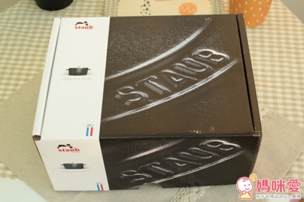 免運【法國Staub】鑄鐵愛心鍋​ ❤ 燜煮、燉烤料理好幫手 