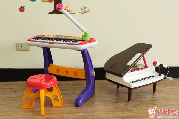 【預購】日本《樂雅Toyroyal》♫夢幻古典鋼琴X四和音電子琴♫ 培養小小貝多芬