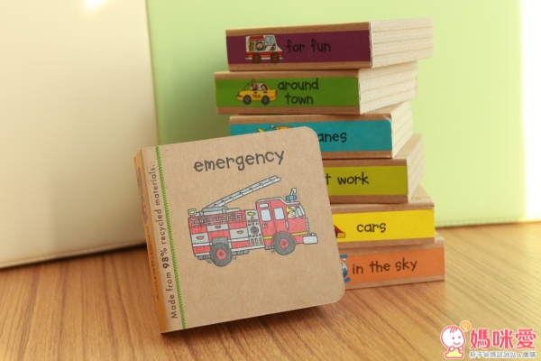 【美國​innovativeKids】方塊厚紙書塔 ♫ 可愛插畫陪伴寶貝簡單學英文