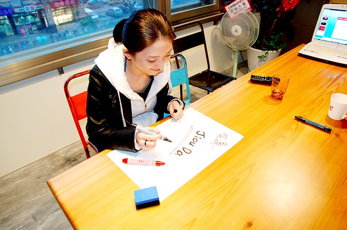 MIT【究達】環保無毒 ♫ 黑白小畫板/水溶性粉筆/白板筆 ✶ 揮灑創意塗鴉趣