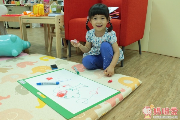 MIT【究達】環保無毒 ♫ 黑白小畫板/水溶性粉筆/白板筆 ✶ 揮灑創意塗鴉趣