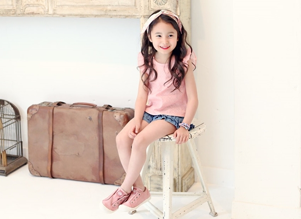 粉紅色和水玉點點