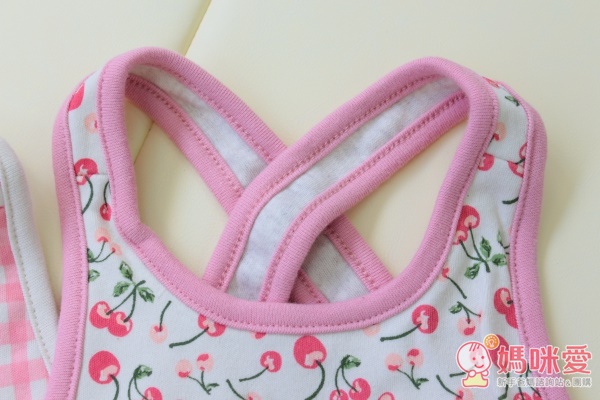 千趣會交叉扣帶長版口水兜二入組 - 粉嫩櫻桃