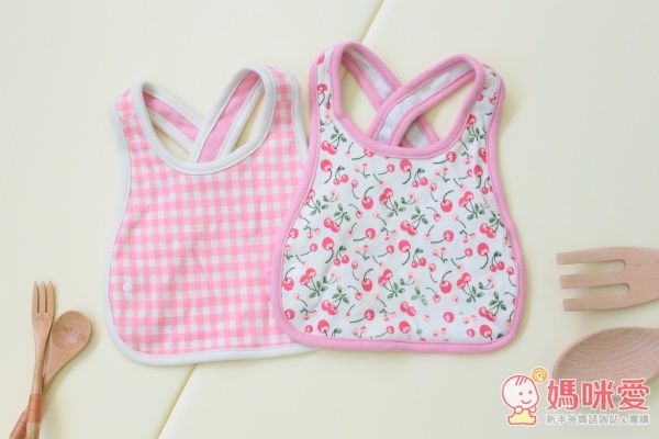 千趣會交叉扣帶長版口水兜二入組 - 粉嫩櫻桃