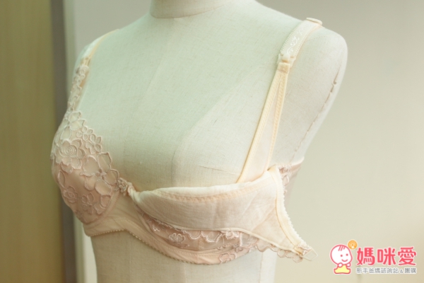  六甲村 3/4 罩哺乳胸罩