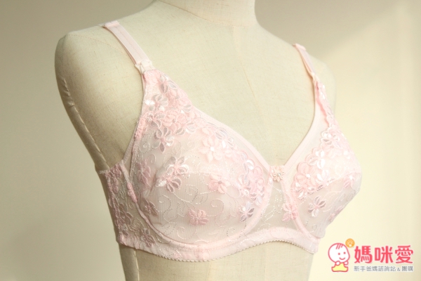  六甲村 全罩哺乳胸罩