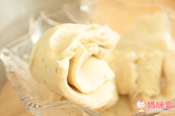 接下來是貓媽推薦的香蕉口味