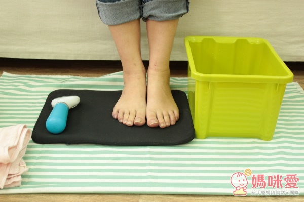 【現貨】Scholl爽健去硬皮機》別讓腳跟出賣妳！一分鐘和硬皮角質說掰掰~