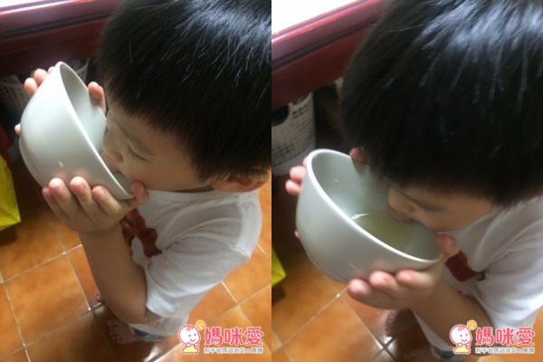 到小樂大口大口咕嚕嚕的喝,加上濃濃的魚湯香味傳來,鱸魚精的美味真的無庸置疑了呢