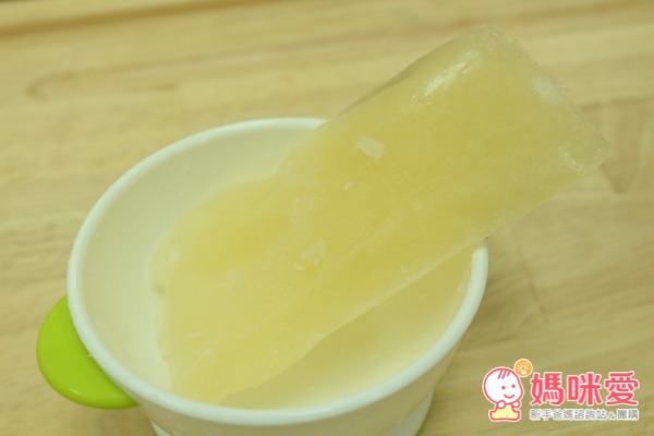 鱸魚精加熱方式很簡單,隔水加熱或放進電鍋蒸熟都OK