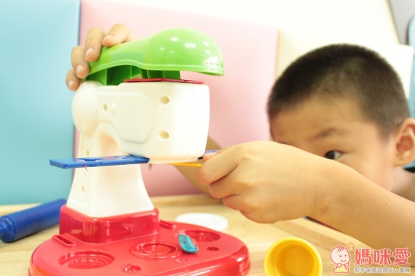 日本【樂雅Toyroyal】米黏土 ♫ 天然無毒 動手動腦捏出無限創意