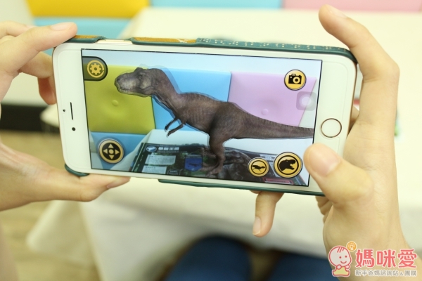 《侏羅紀世界：恐龍電影書》