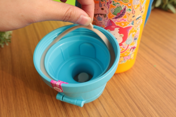 瓶蓋內附的矽膠墊圈，是可以拆開清洗的唷！