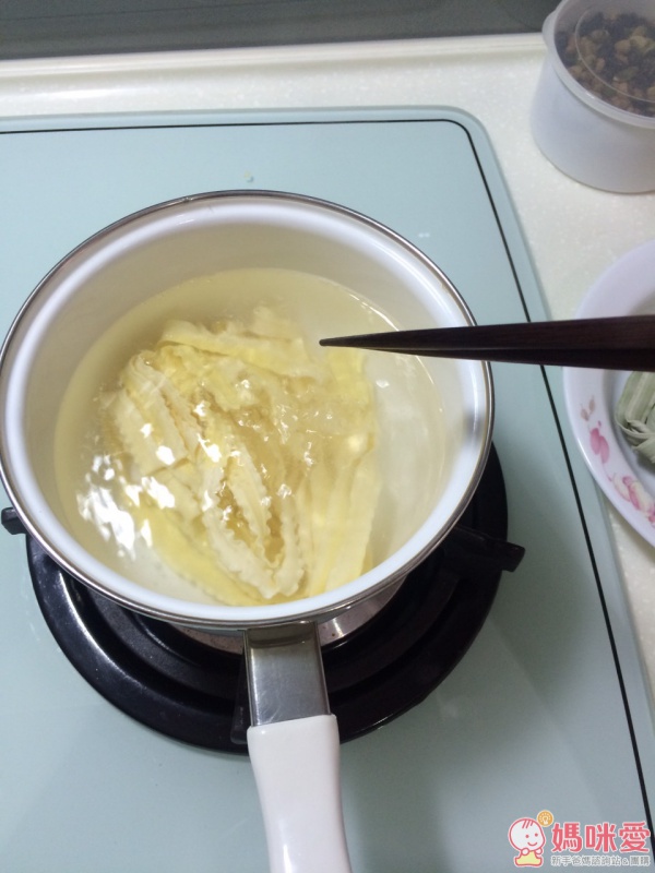 差不多煮3-4分鐘就可以了，喜歡軟一點的口感也可以稍微滾久一點再拿起來