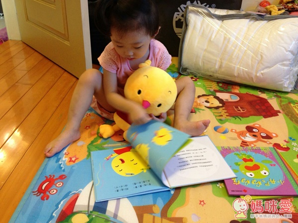 華碩文化全台首賣的絨布娃娃故事機